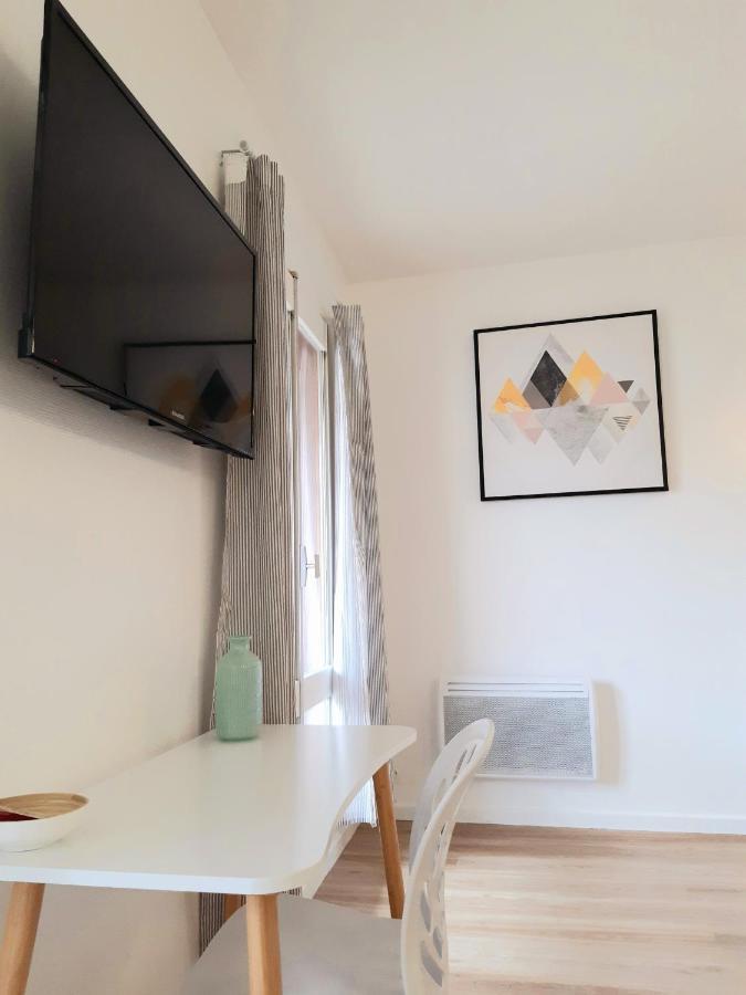Studio Hyper Centre Avec Balcon Apartment Châteauroux Exterior photo
